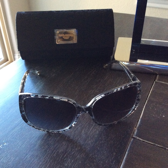 Italian made Dolce and Gabbana Sunnies. Authentic. - Picture 5 of 8